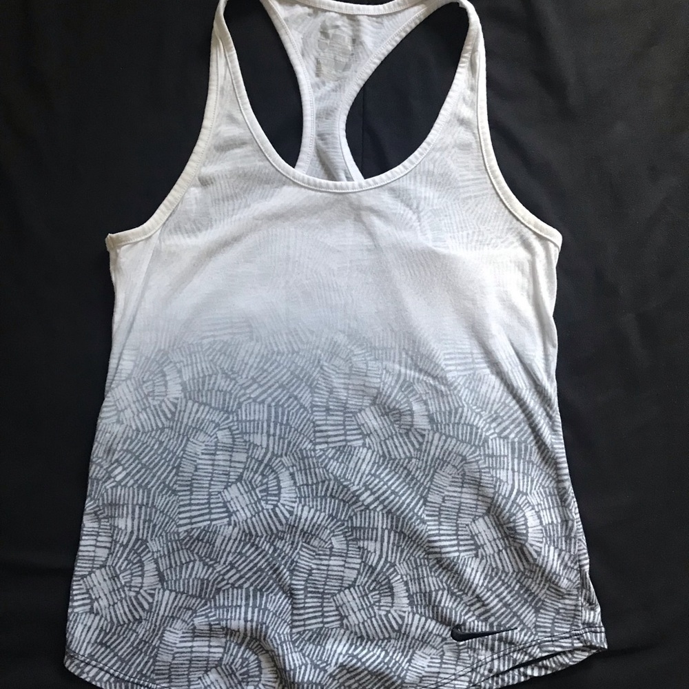 NIKE DRI-FIT TEE WOMENS SMALL